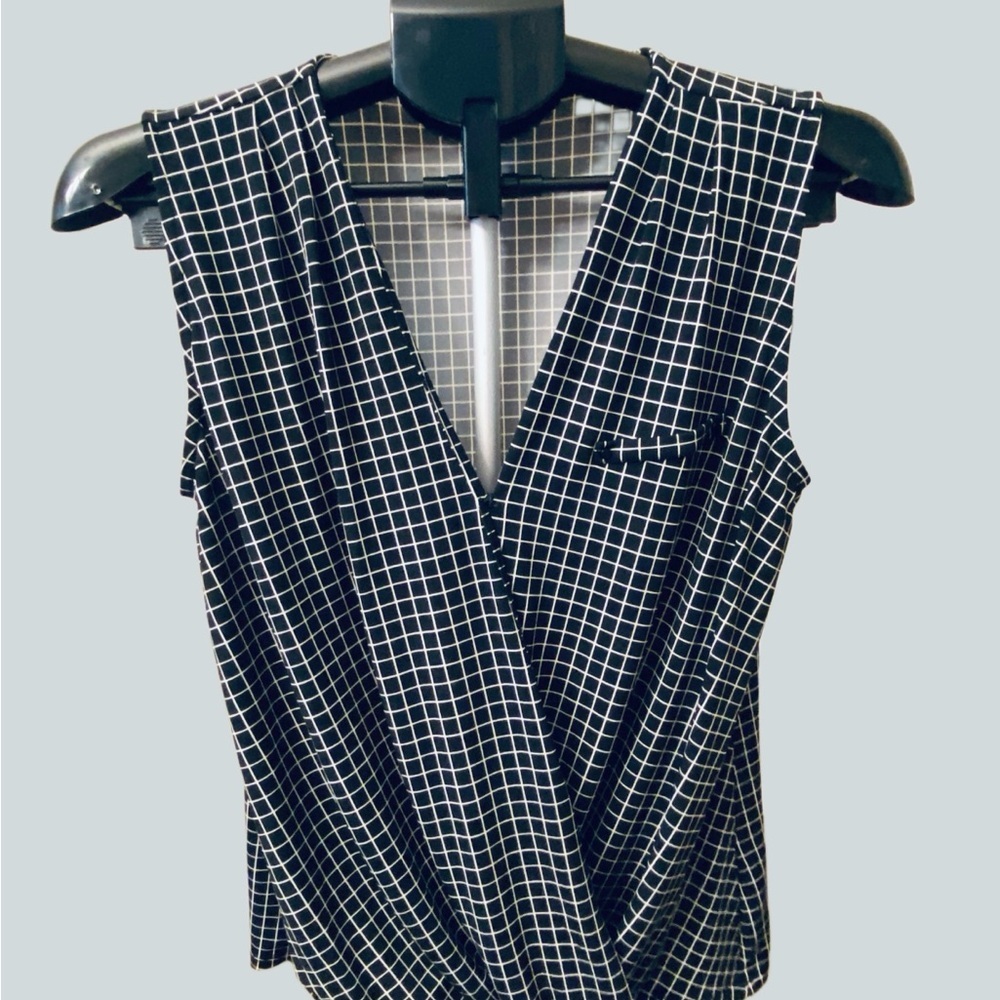 White House Black Market Grid Pattern Women's Top